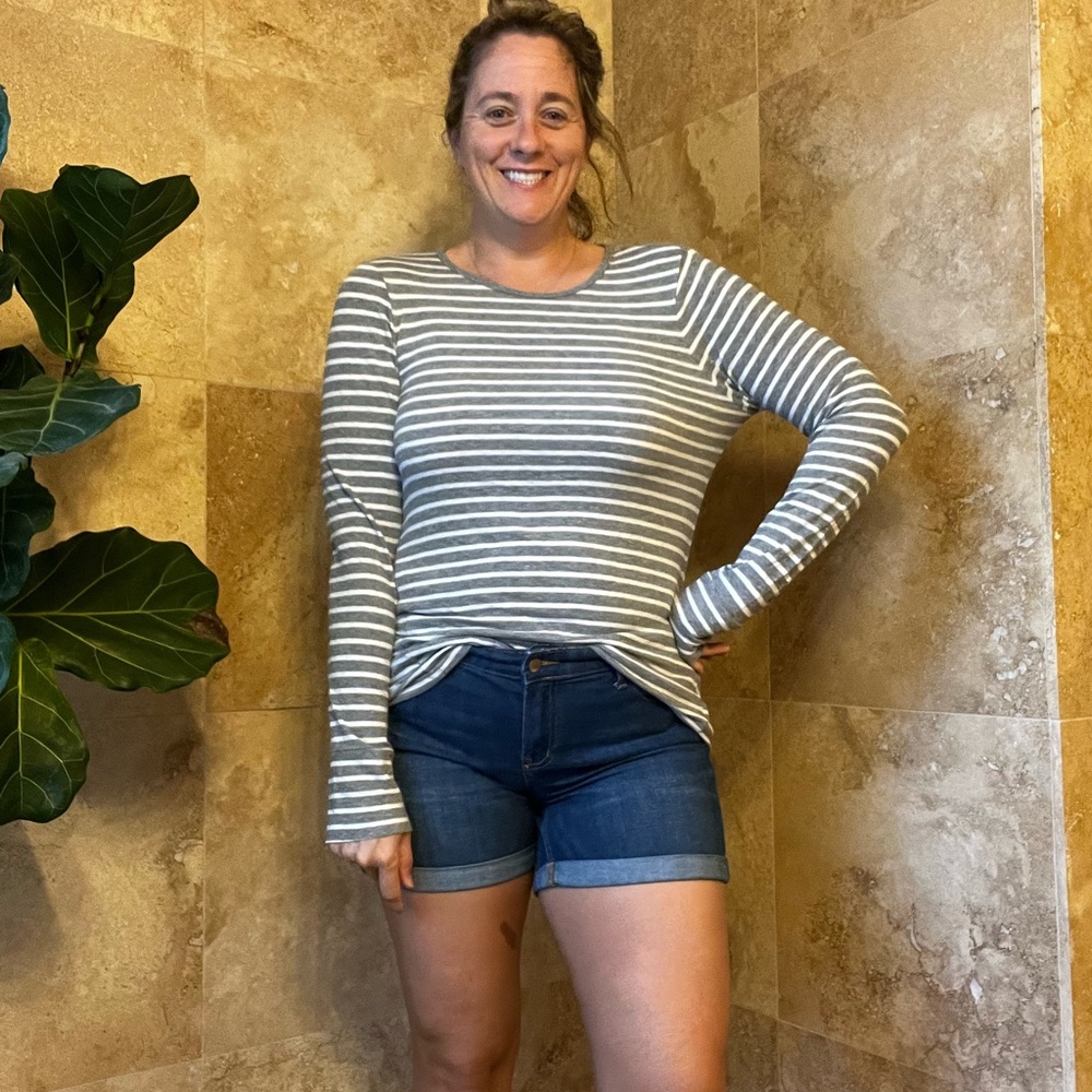 Gap striped white and gray long sleeve shirt